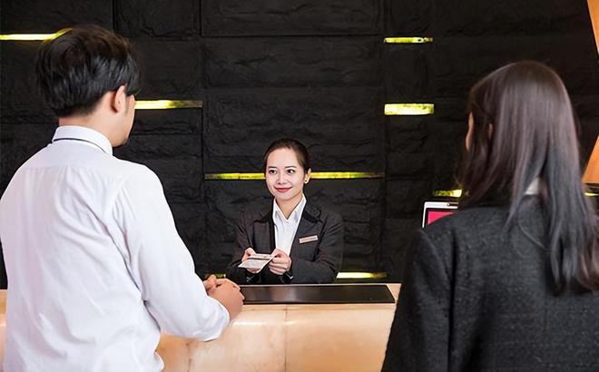 现！坐地起价一天降价8次也没人住？冰球突破技巧国庆第一批血亏的老板出(图12)