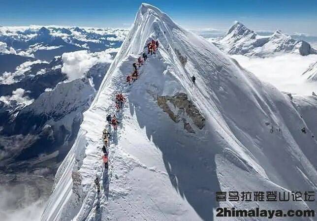 罗斯登山者首攀海拔8163米峰鲜少有人尝试西南壁的替换线路冰球突破豪华版尼泊尔]2025年年度十大探险活动2 - 俄(图9)