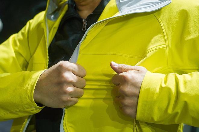 26现场观察：天石鹅铠甲全线装备实拍与体验冰球突破技巧ISPO Beijing 20(图5)