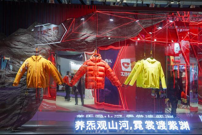 26现场观察：天石鹅铠甲全线装备实拍与体验冰球突破技巧ISPO Beijing 20(图21)